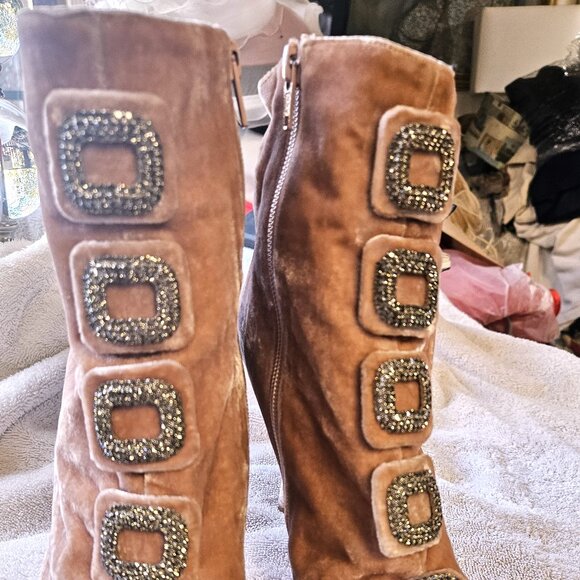 Manolo Blahnik Suwalki pink velvet heels ankle booties Swarovski buckles 8-8.5 - Picture 2 of 11